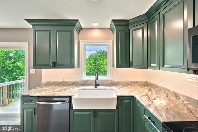 6124 GARDNER RD, Spring Grove, PA 17362