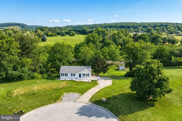 6124 GARDNER RD, Spring Grove, PA 17362