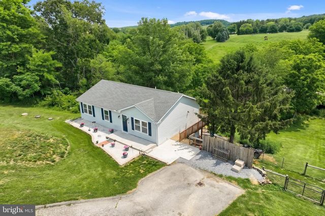 6124 GARDNER RD, Spring Grove, PA 17362