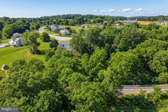 6124 GARDNER RD, Spring Grove, PA 17362