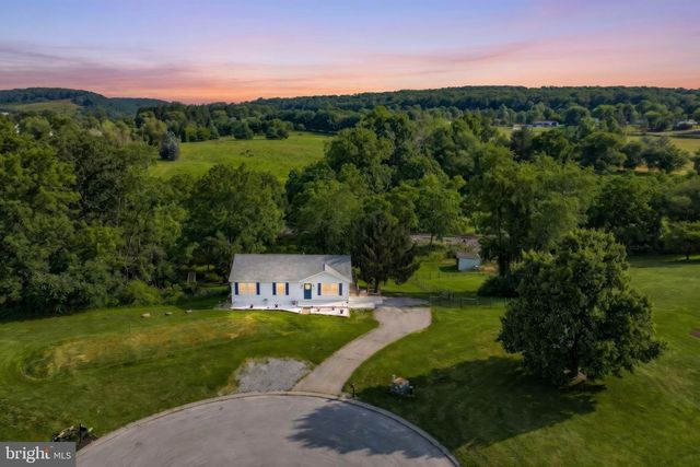 6124 GARDNER RD, Spring Grove, PA 17362