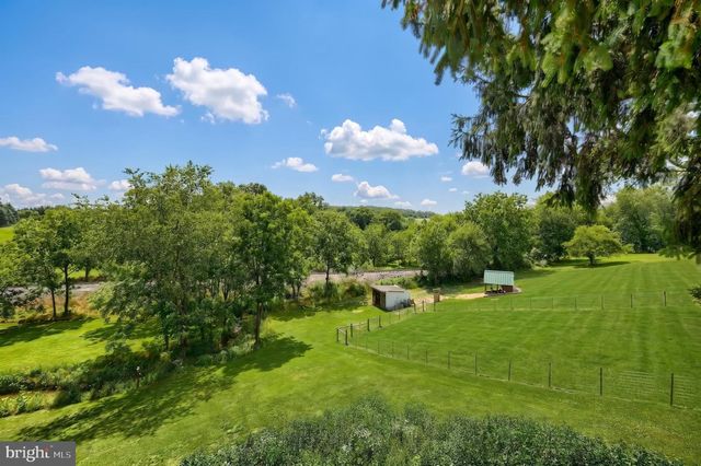 6124 GARDNER RD, Spring Grove, PA 17362