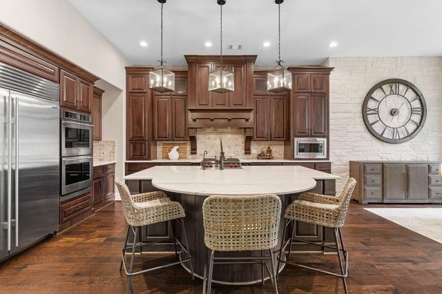 158 Caledonia Circle, Montgomery, TX 77316