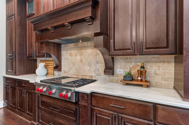 158 Caledonia Circle, Montgomery, TX 77316