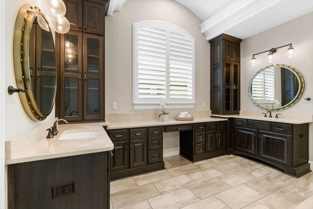 158 Caledonia Circle, Montgomery, TX 77316