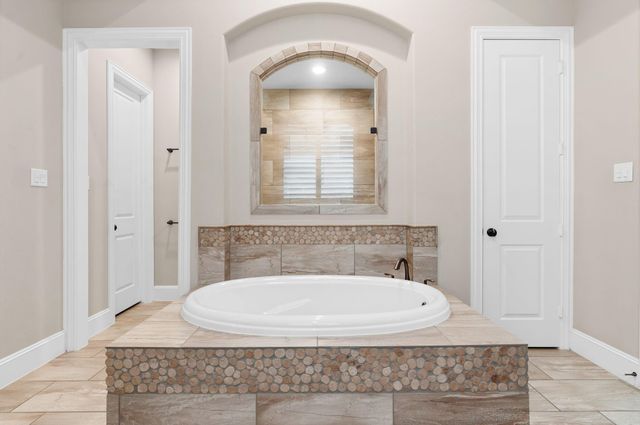 158 Caledonia Circle, Montgomery, TX 77316