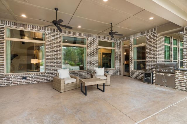 158 Caledonia Circle, Montgomery, TX 77316