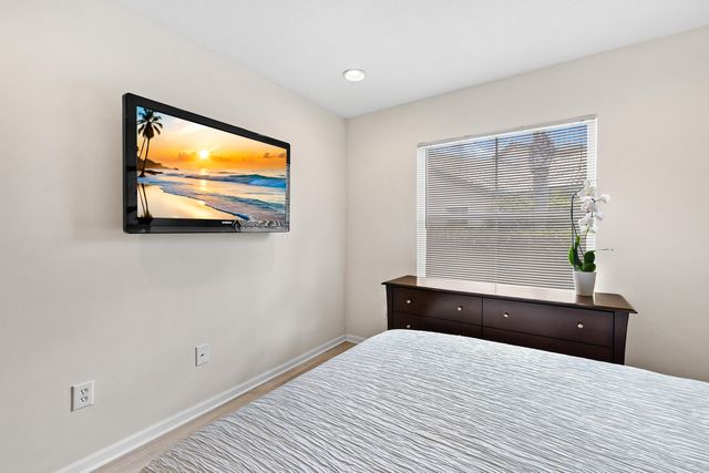 10517 Pelican Drive, Wellington, FL 33414