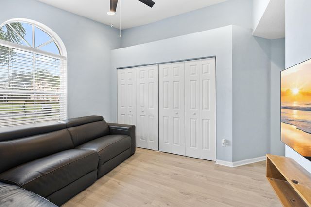 10517 Pelican Drive, Wellington, FL 33414