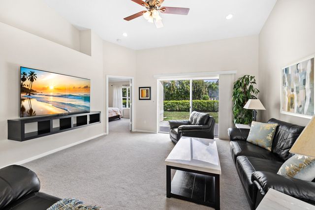 10517 Pelican Drive, Wellington, FL 33414