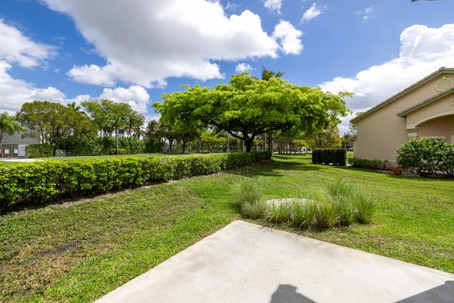 10517 Pelican Drive, Wellington, FL 33414
