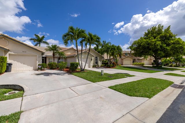 10517 Pelican Drive, Wellington, FL 33414
