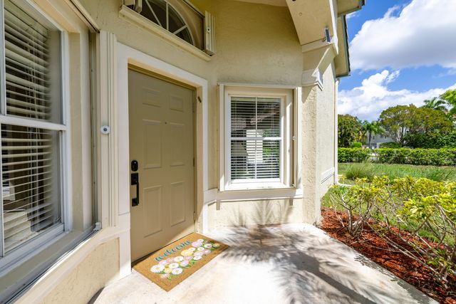 10517 Pelican Drive, Wellington, FL 33414