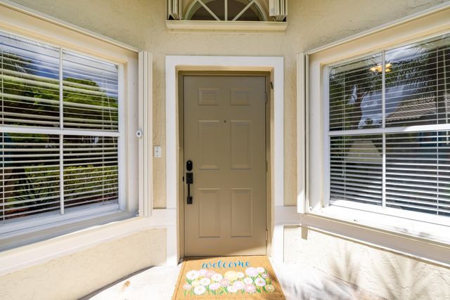 10517 Pelican Drive, Wellington, FL 33414