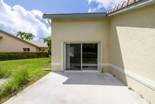 10517 Pelican Drive, Wellington, FL 33414