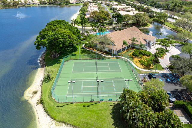 10517 Pelican Drive, Wellington, FL 33414