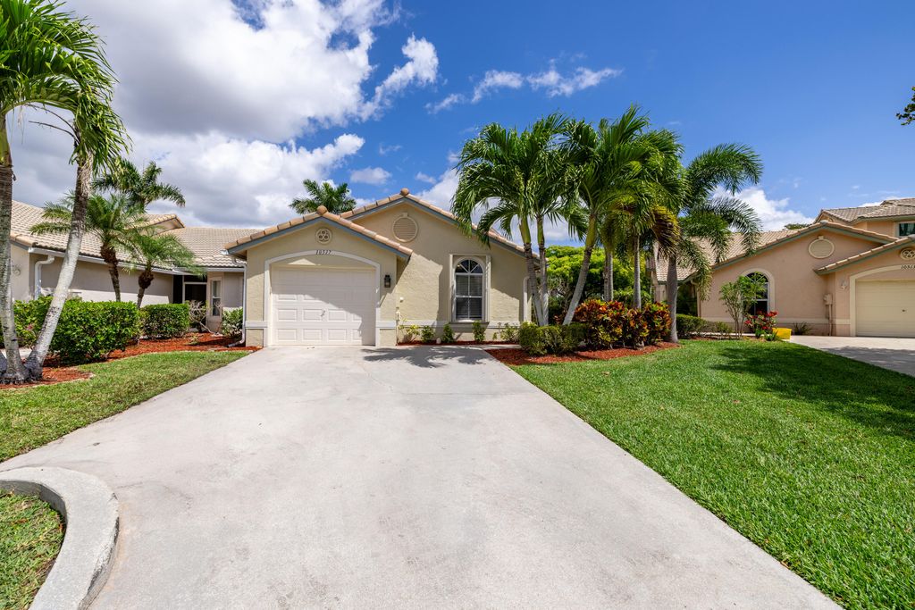 10517 Pelican Drive, Wellington, FL 33414