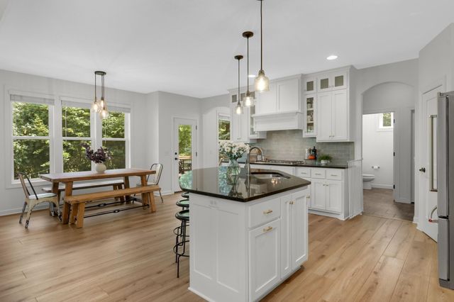 15520 56th Avenue N, Plymouth, MN 55446