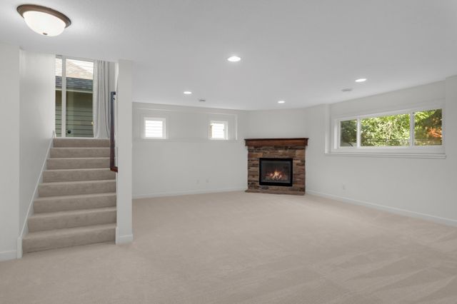 15520 56th Avenue N, Plymouth, MN 55446