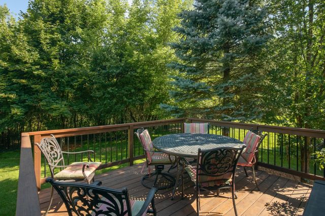 15520 56th Avenue N, Plymouth, MN 55446
