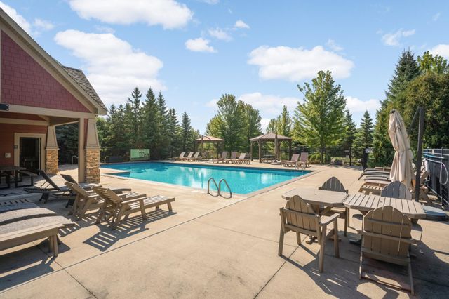 15520 56th Avenue N, Plymouth, MN 55446