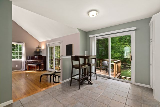 8 Dennison Ct, Stoughton, MA 02072