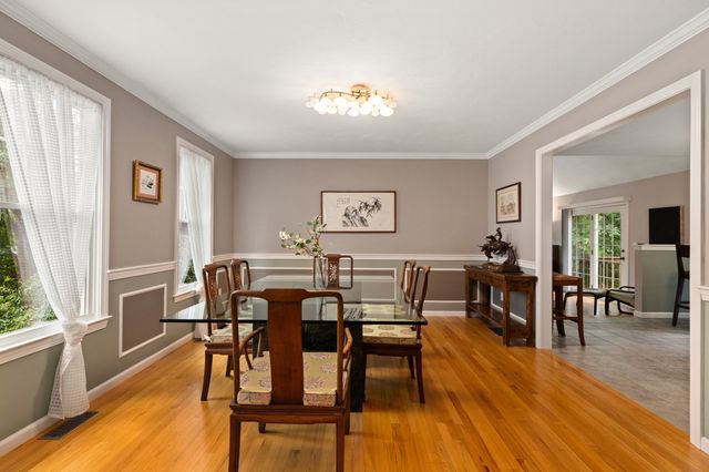 8 Dennison Ct, Stoughton, MA 02072