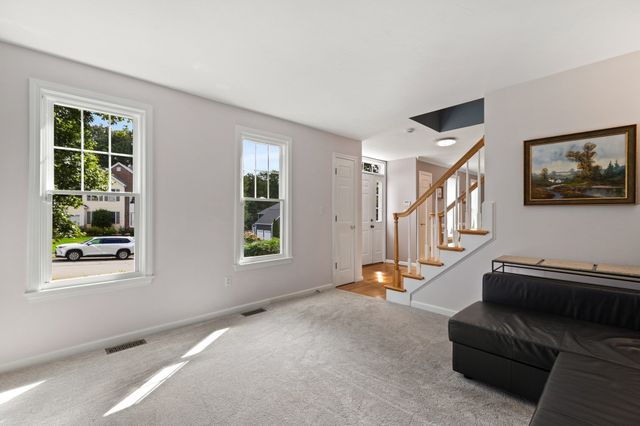 8 Dennison Ct, Stoughton, MA 02072