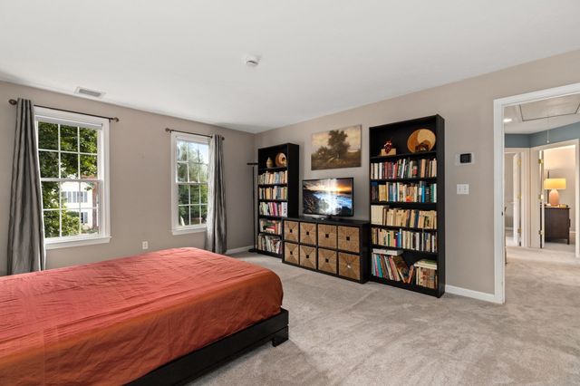 8 Dennison Ct, Stoughton, MA 02072