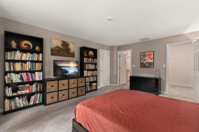 8 Dennison Ct, Stoughton, MA 02072