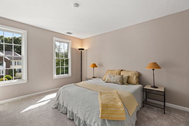 8 Dennison Ct, Stoughton, MA 02072