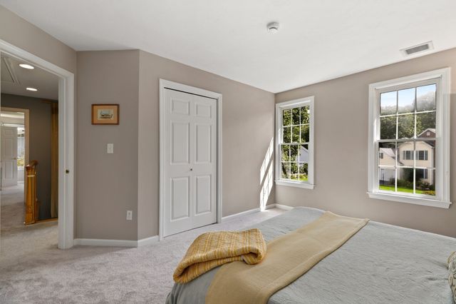 8 Dennison Ct, Stoughton, MA 02072
