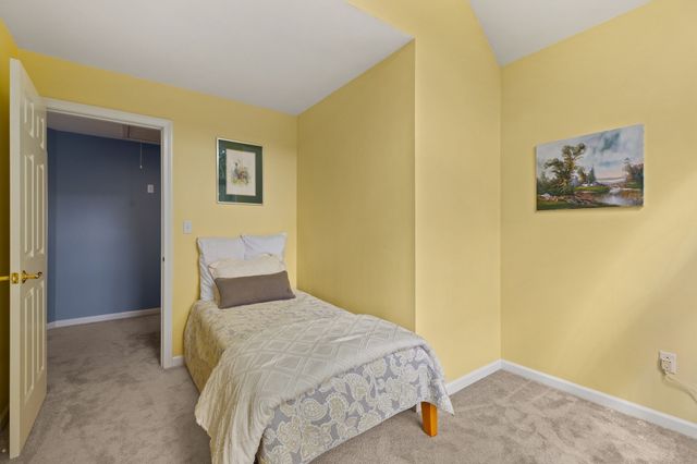 8 Dennison Ct, Stoughton, MA 02072