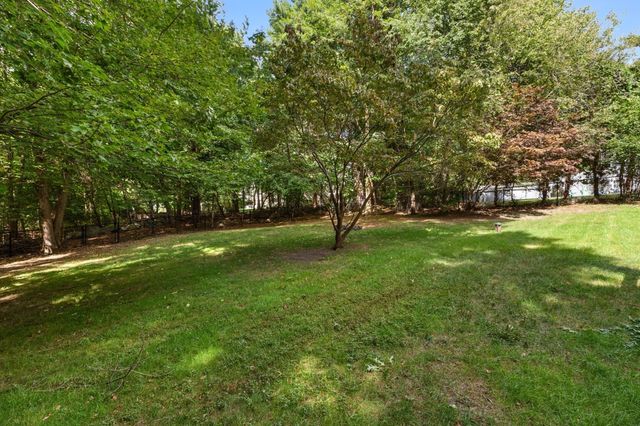 8 Dennison Ct, Stoughton, MA 02072