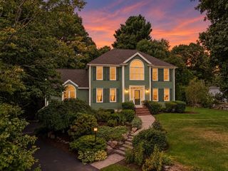 8 Dennison Ct, Stoughton, MA 02072