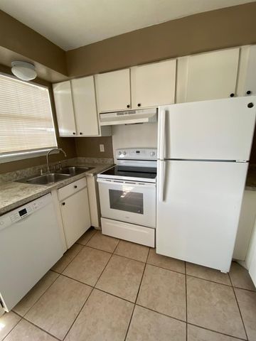 6305 Westward Street 194, Houston, TX 77081