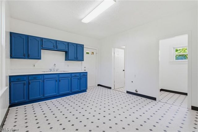 3443 E 75th Street, Cleveland, OH 44127
