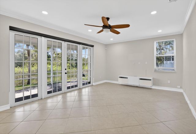 1716 NW 166th Avenue, Pembroke Pines, FL 33028