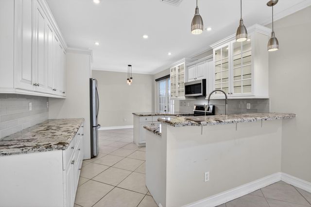 1716 NW 166th Avenue, Pembroke Pines, FL 33028