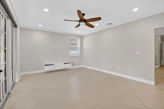 1716 NW 166th Avenue, Pembroke Pines, FL 33028