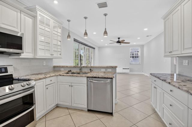 1716 NW 166th Avenue, Pembroke Pines, FL 33028