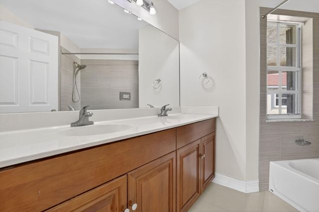 1716 NW 166th Avenue, Pembroke Pines, FL 33028