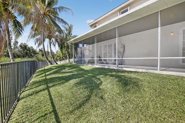 1716 NW 166th Avenue, Pembroke Pines, FL 33028