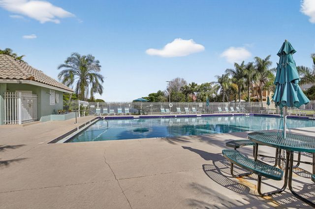 1716 NW 166th Avenue, Pembroke Pines, FL 33028