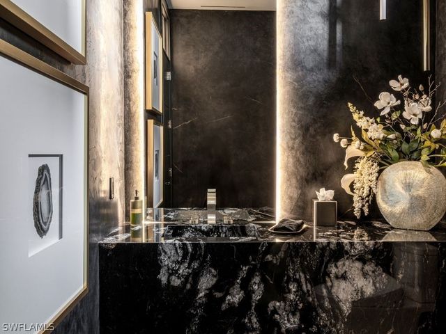 6199 Highcroft DR, Naples, FL 34119