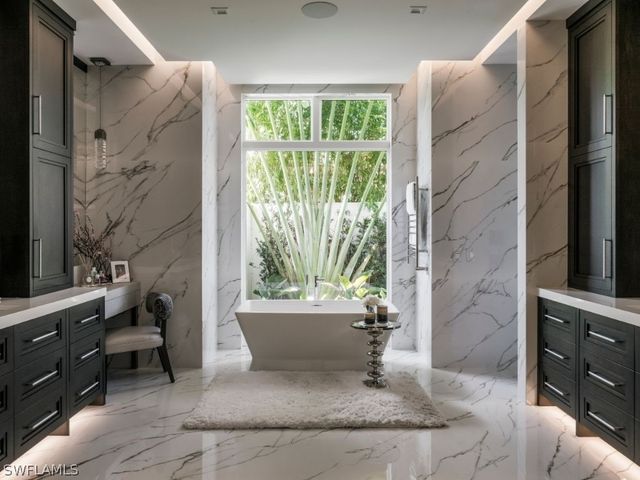 6199 Highcroft DR, Naples, FL 34119