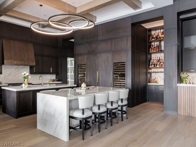 6199 Highcroft DR, Naples, FL 34119