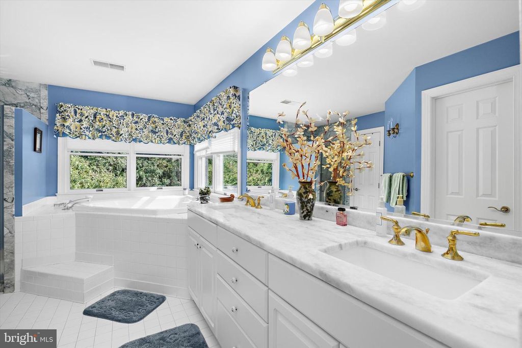 Image 8 of property listing at 114 JORDAN TAYLOR LN, Harwood, MD 20776