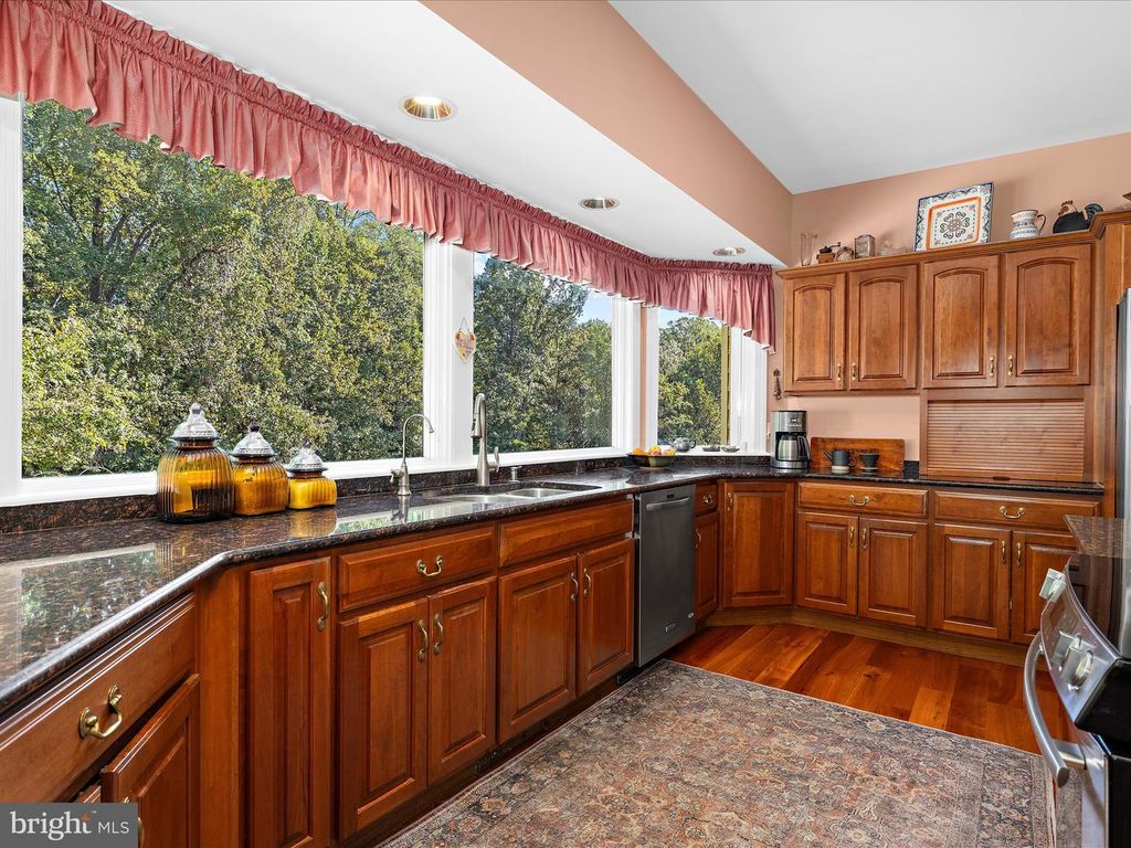 Image 14 of property listing at 114 JORDAN TAYLOR LN, Harwood, MD 20776