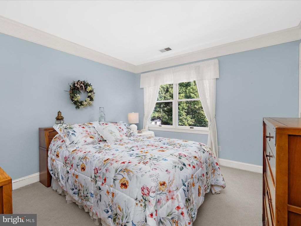 Image 36 of property listing at 114 JORDAN TAYLOR LN, Harwood, MD 20776